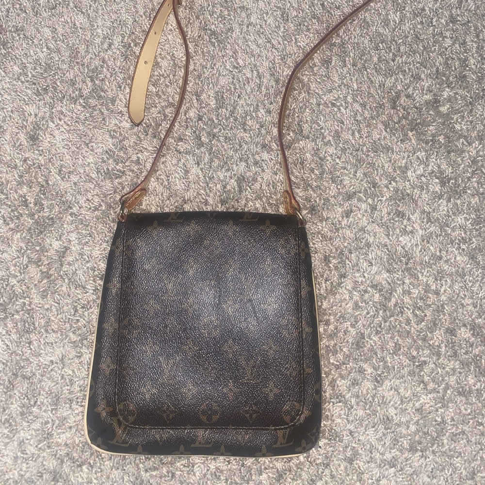 Louis Vuitton imitation bag
